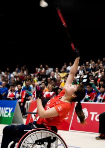 写真：バドミントン（WH1/車いす）里見紗李奈選手