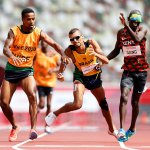 8月30日、陸上男子1500mT11予選でブラジルとケニアの選手が接触した瞬間！