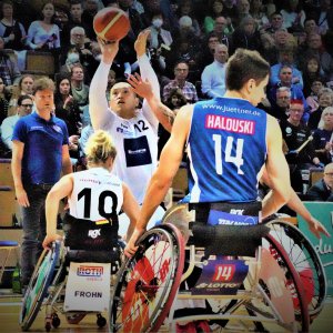 サムネイル写真：ブルズ戦・藤本怜央選手
