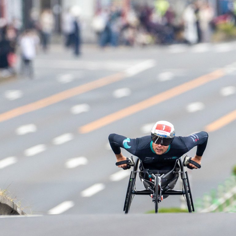 ３年ぶりに沿道に歓声が王者・フグが独走のまま優勝